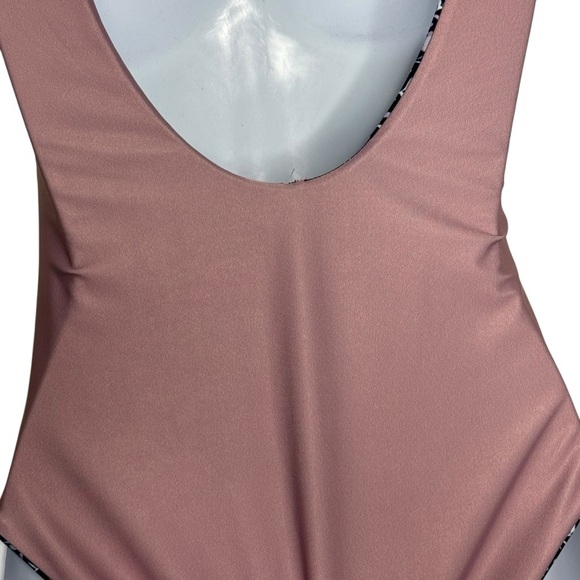 Faherty One Piece Swimsuit SZ. XS - Picture 12 of 15